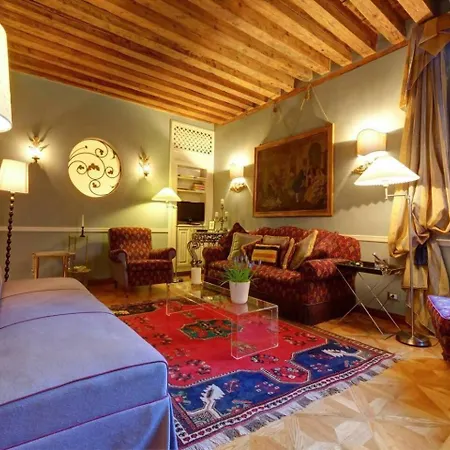 Campanile Canonica Design House * Venetië