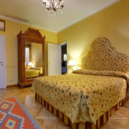Campanile Canonica Design House * Venetië