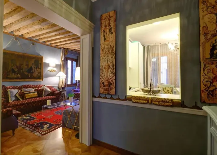 Campanile Canonica Design House * Venise